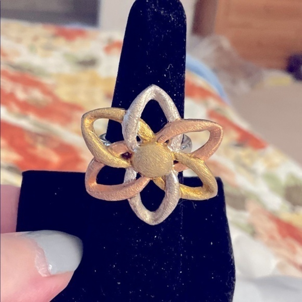 Rose, gold, silver floral motif ring. Size 7. Rhodium over .925 silver.